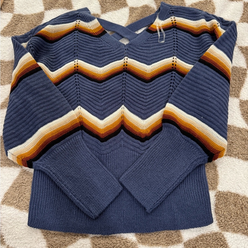 Full Circle Trends Striped V-Neck Sweater NWT Small